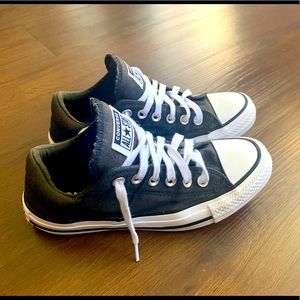 Black all star converse size women’s 6.5